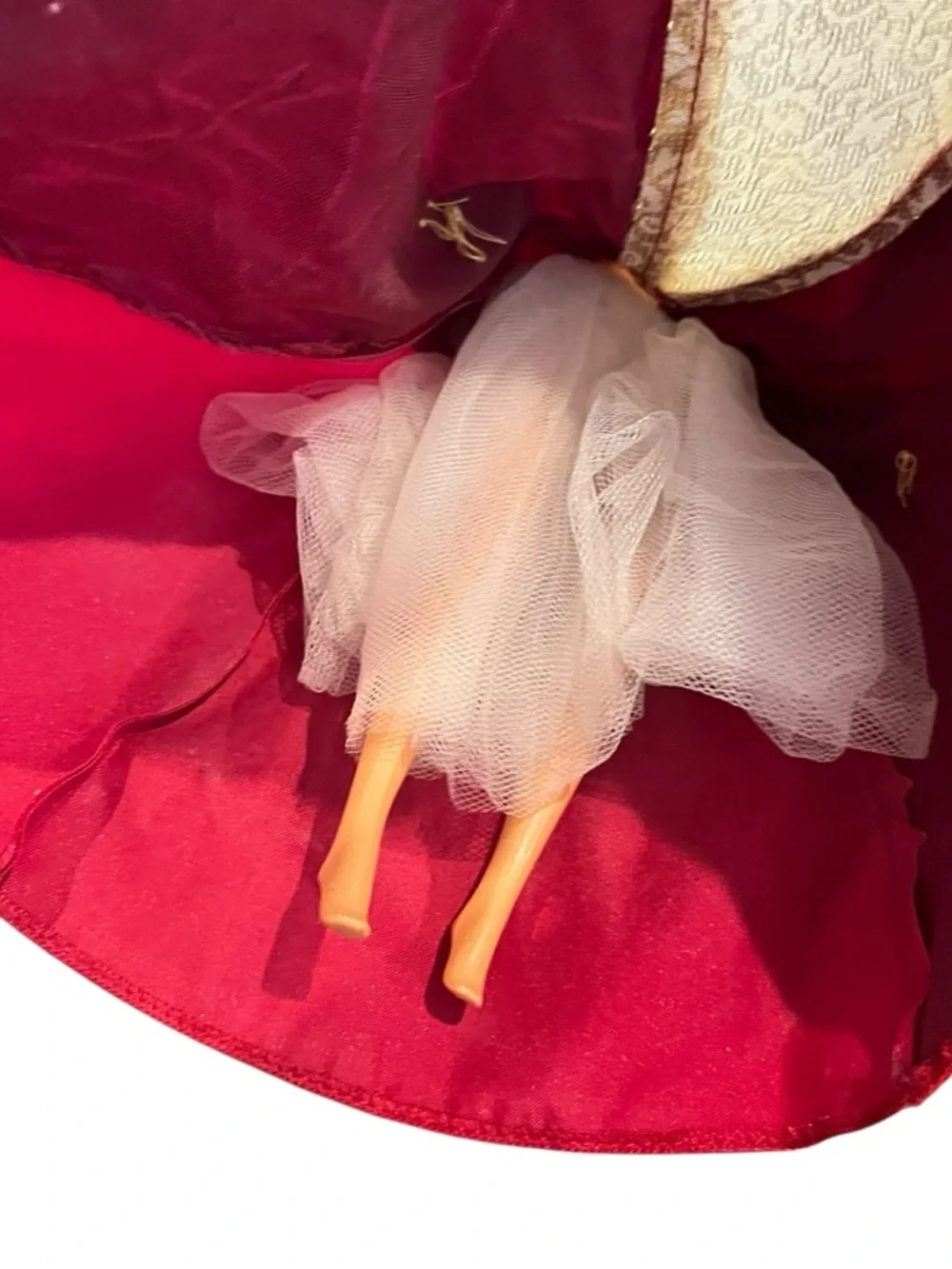 1997 Disney Beauty & the Beast Belle Enchanted Christmas Holiday Princess doll